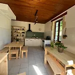Maison Eclusiere Le Coup De Pompe Hostel *
