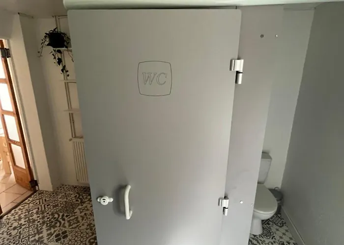 Hostel Maison Eclusiere Le Coup De Pompe Meilhan-sur-Garonne