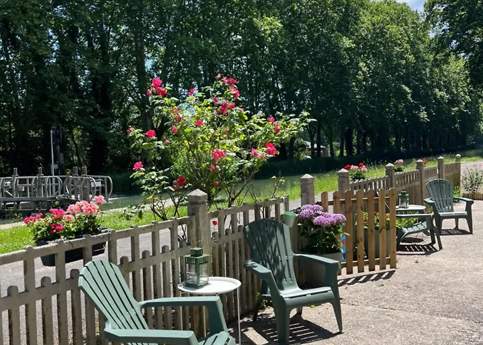 Maison Eclusiere Le Coup De Pompe ホステル