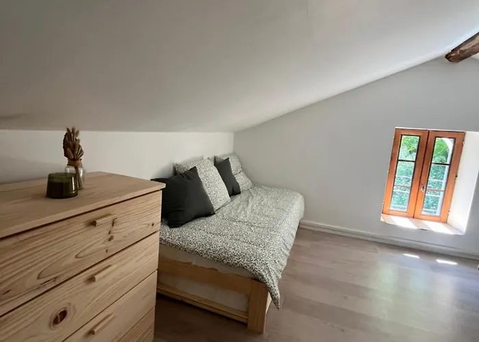 Maison Eclusiere Le Coup De Pompe Hostel Meilhan-sur-Garonne