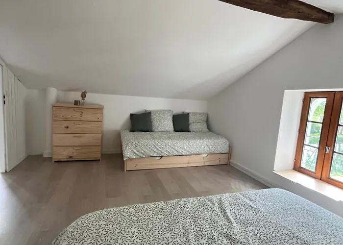 Maison Eclusiere Le Coup De Pompe Hostel Meilhan-sur-Garonne